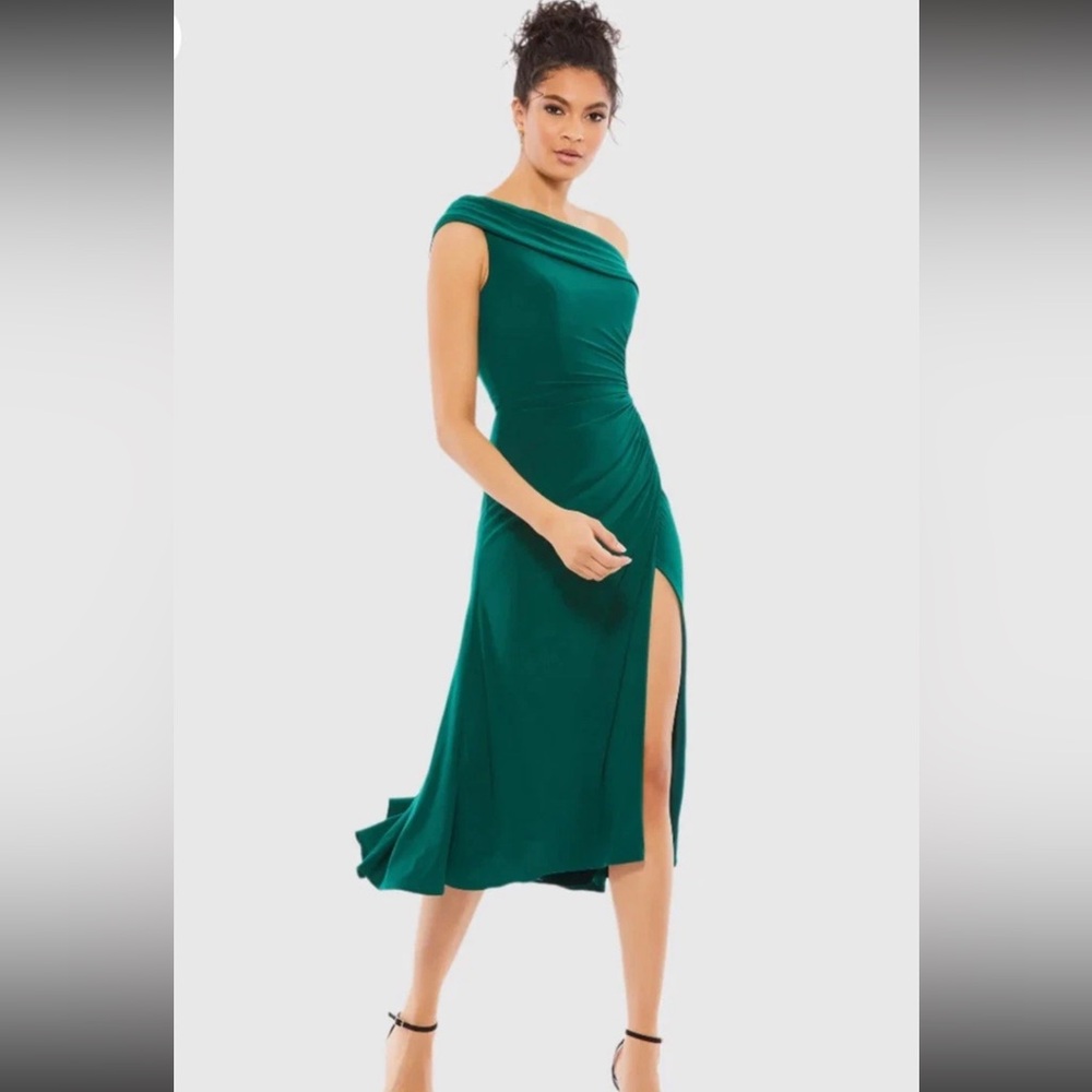 Mac Duggal Green One-Shoulder Dress